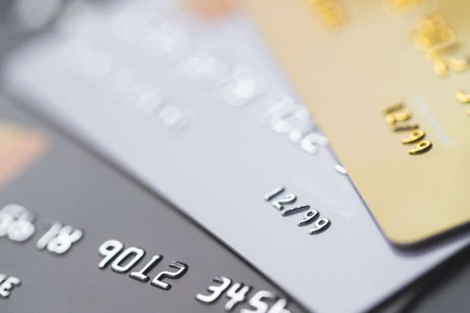 Digitala banker vs. Traditionella banker: För- och nackdelar